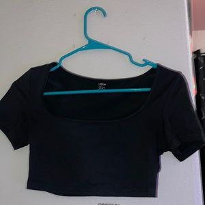 Scoop neck Black crop top